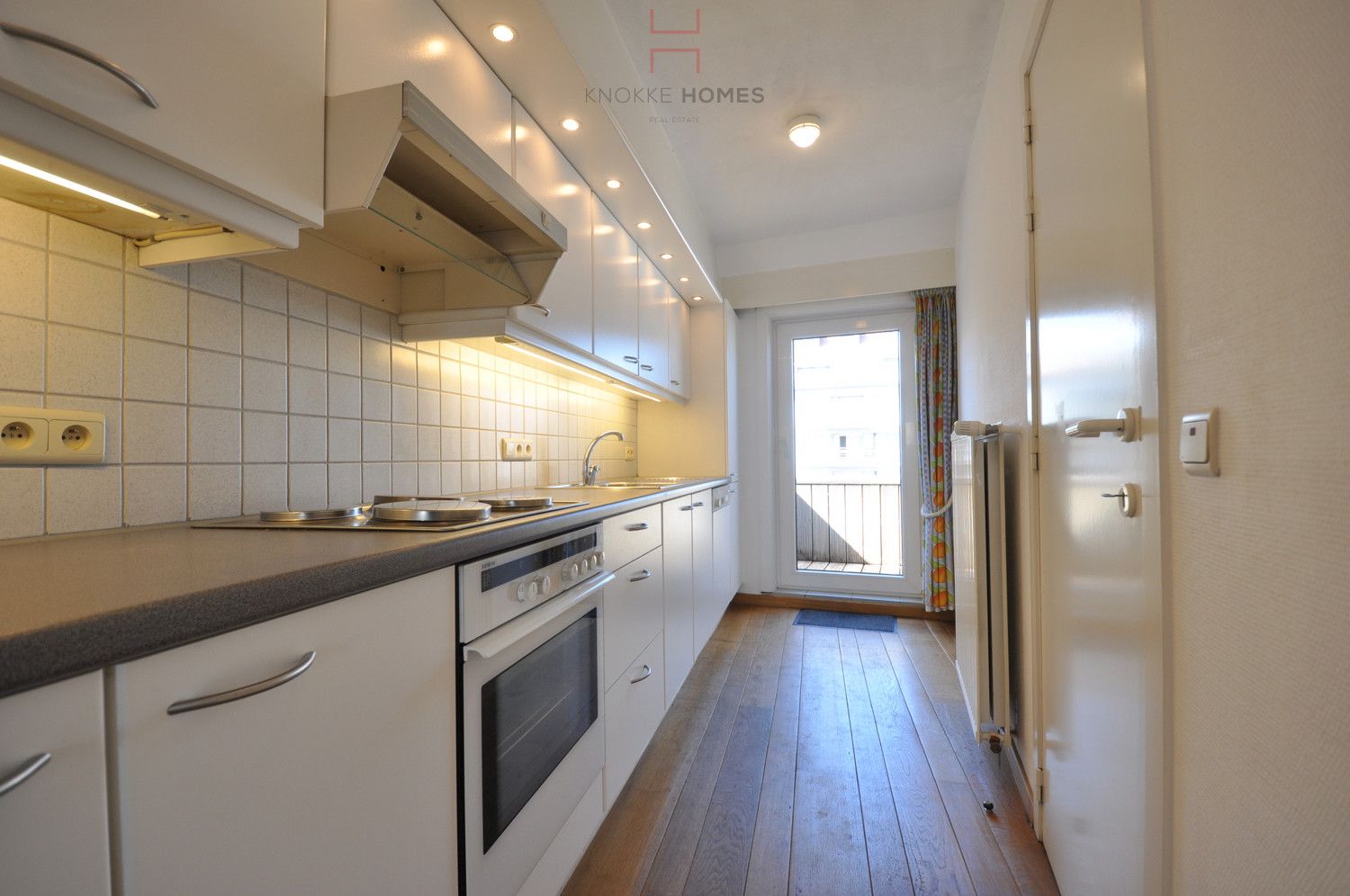 Instapklaar duplexappartement met zuidterras en open zicht vlakbij het Albertstrand foto 4