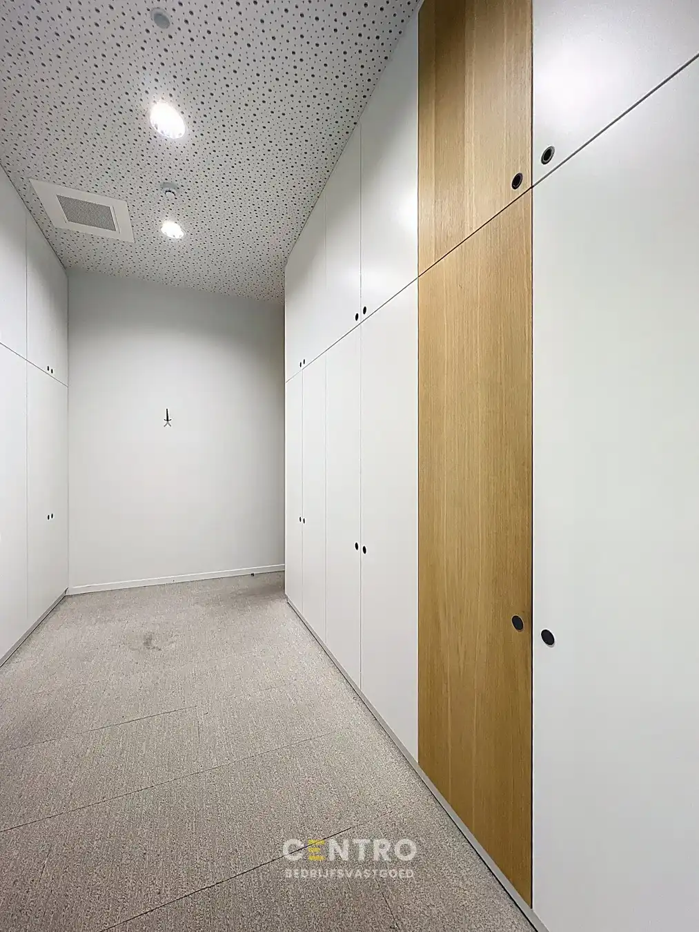 Modern kantoor (± 825 m²)  met 20 ondergrondse  parkeerplaatsen op een rustige, vlot bereikbare locatie te Roeselare (Noordhof), ideaal voor vrije beroepen en zelfstandigen. foto 27