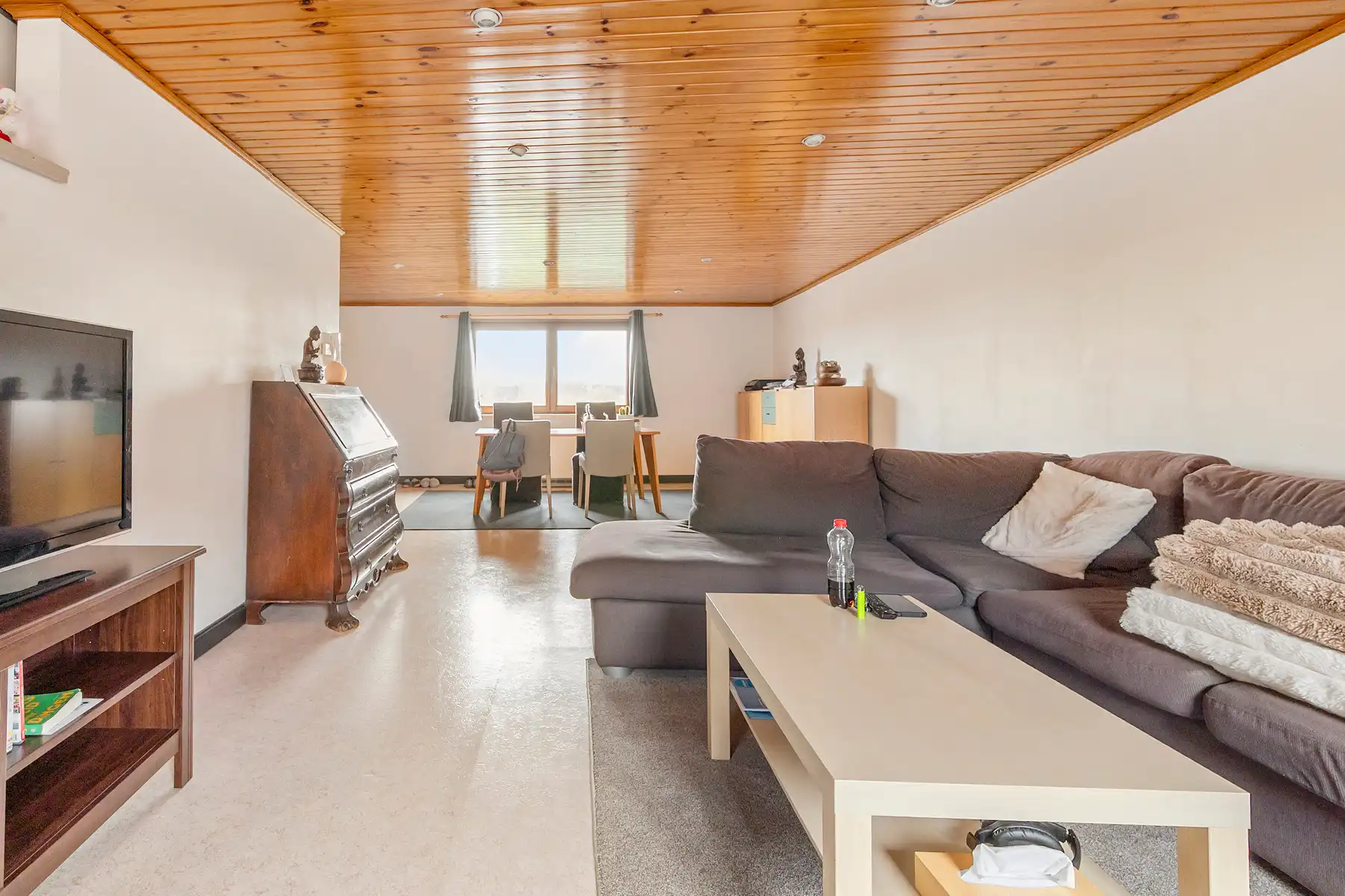 Opbrengsteigendom met 2 appartementen en handelsruimte foto 18