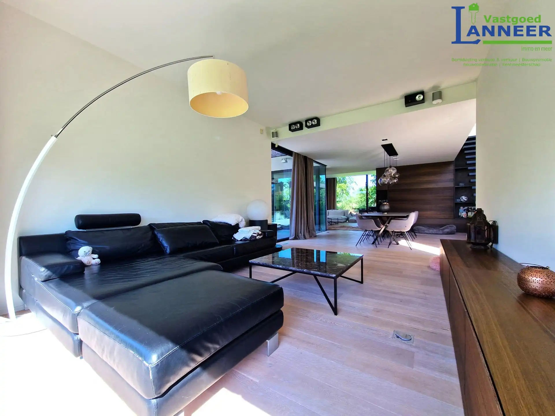 Riante villa met 5 slaapkamers, zwembad en weide  foto 11