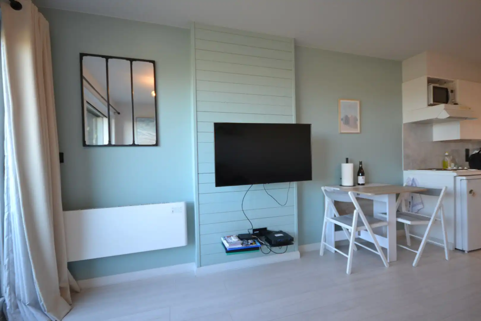 Zonnige studio met vrij uitzicht  en op  enkele stappen van de zee. foto 3