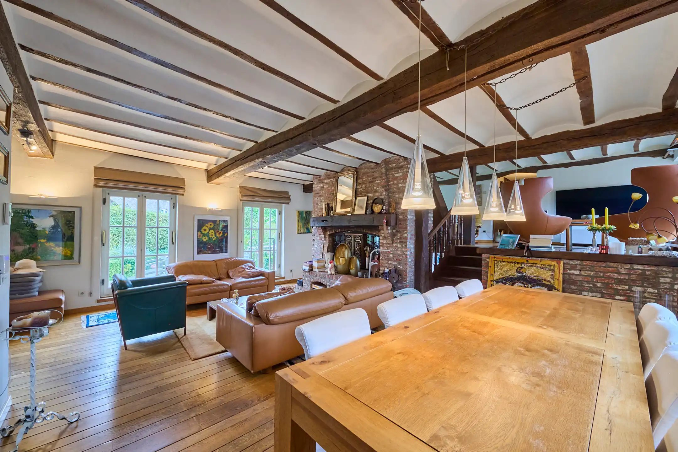 Prachtige vierkantshoeve met binnenkoer op een uitgestrekt perceel van 1ha 43 a 15 ca foto 3