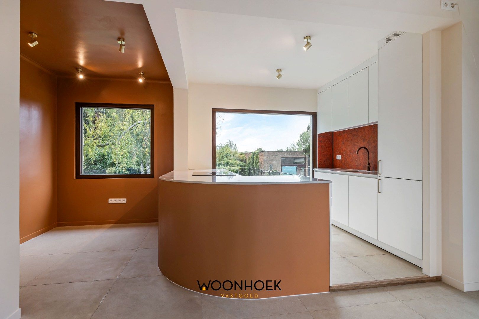 Uitstekend gelegen OB met inpandige garage en grote tuin in Moerbeke! foto 6