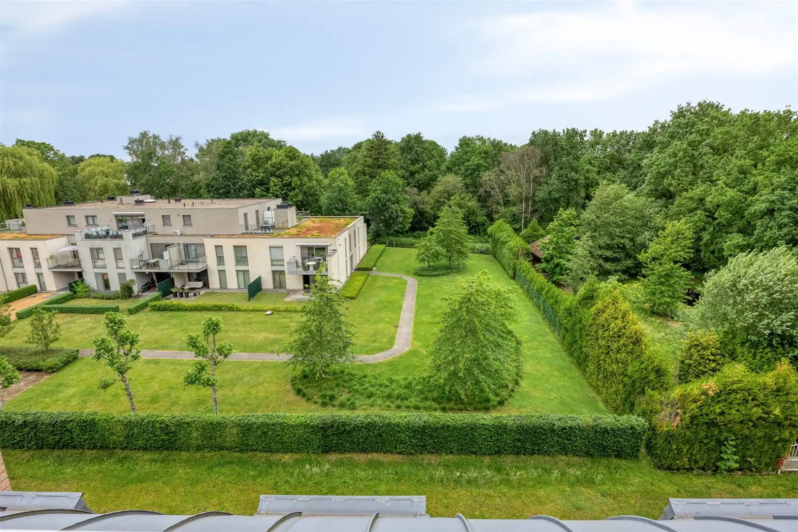 TE KOOP: Instapklaar duplexappartement met 3 slaapkamers en prachtig terras in hartje Zolder! foto 25