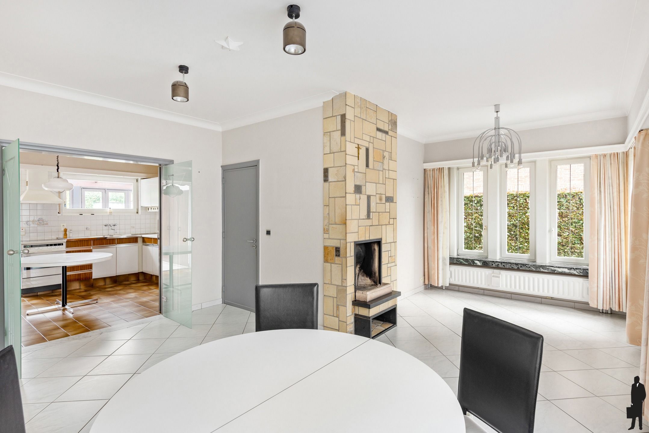 Te renoveren woning met 3 slpks op een TOP locatie in Hove  foto 2
