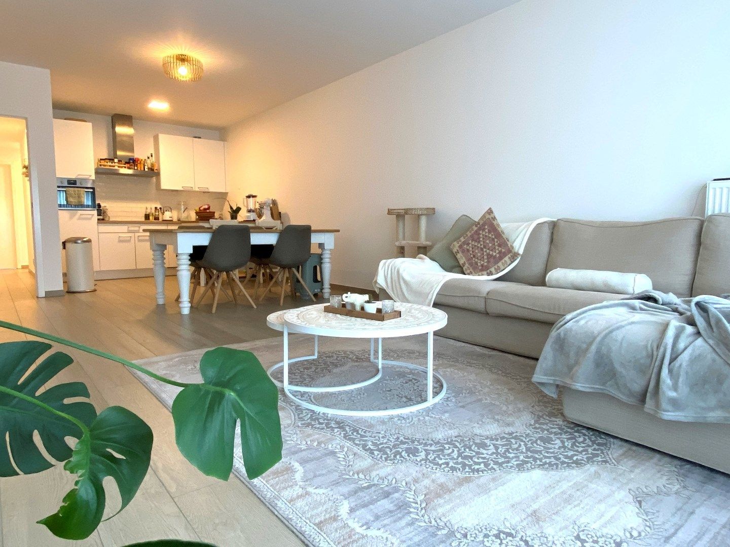 Modern 2-slaapkamer appartement met parking foto {{pictureIndex}}