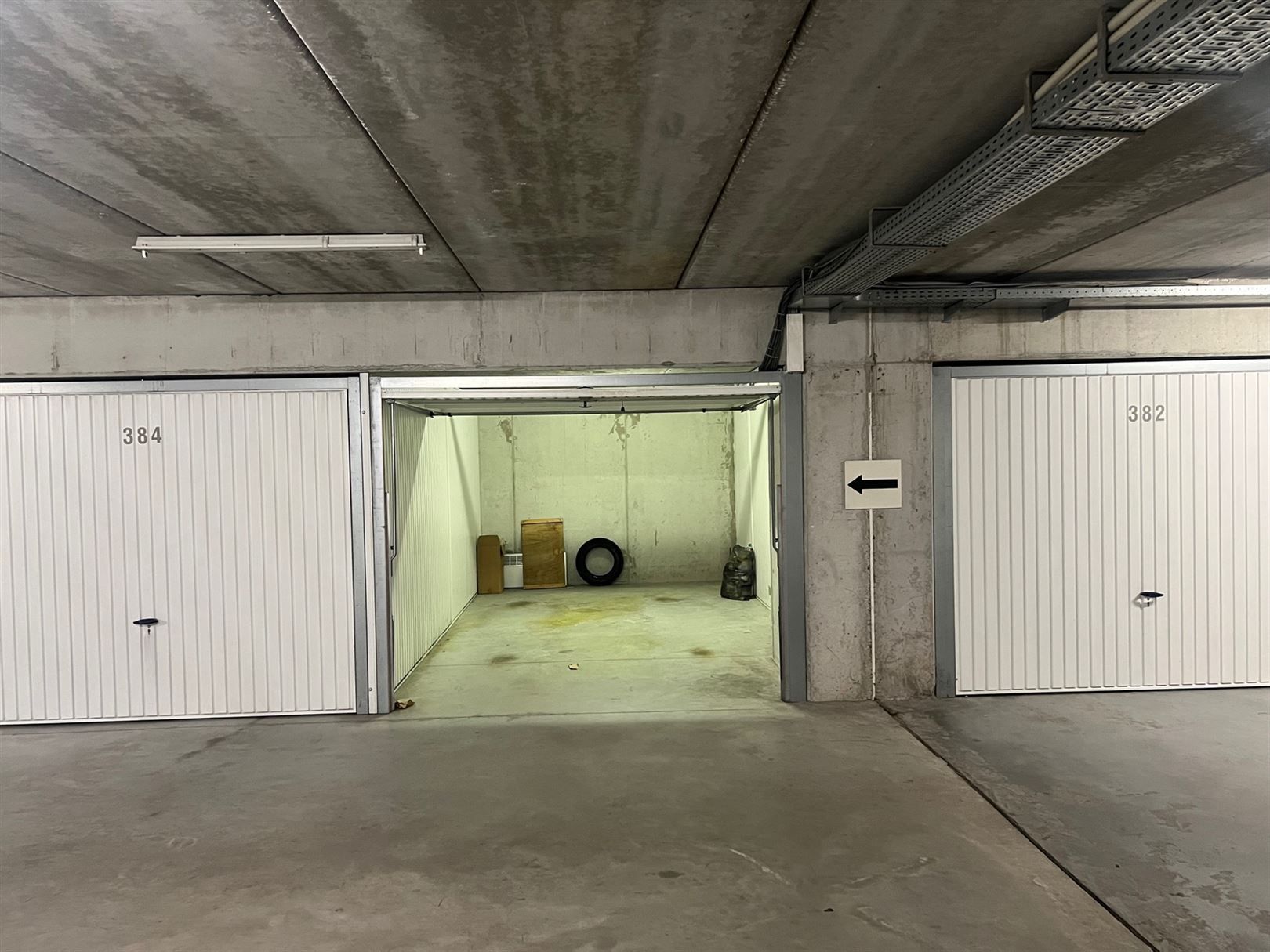 Riante dakstudio met groot terras en terrasberging foto 19