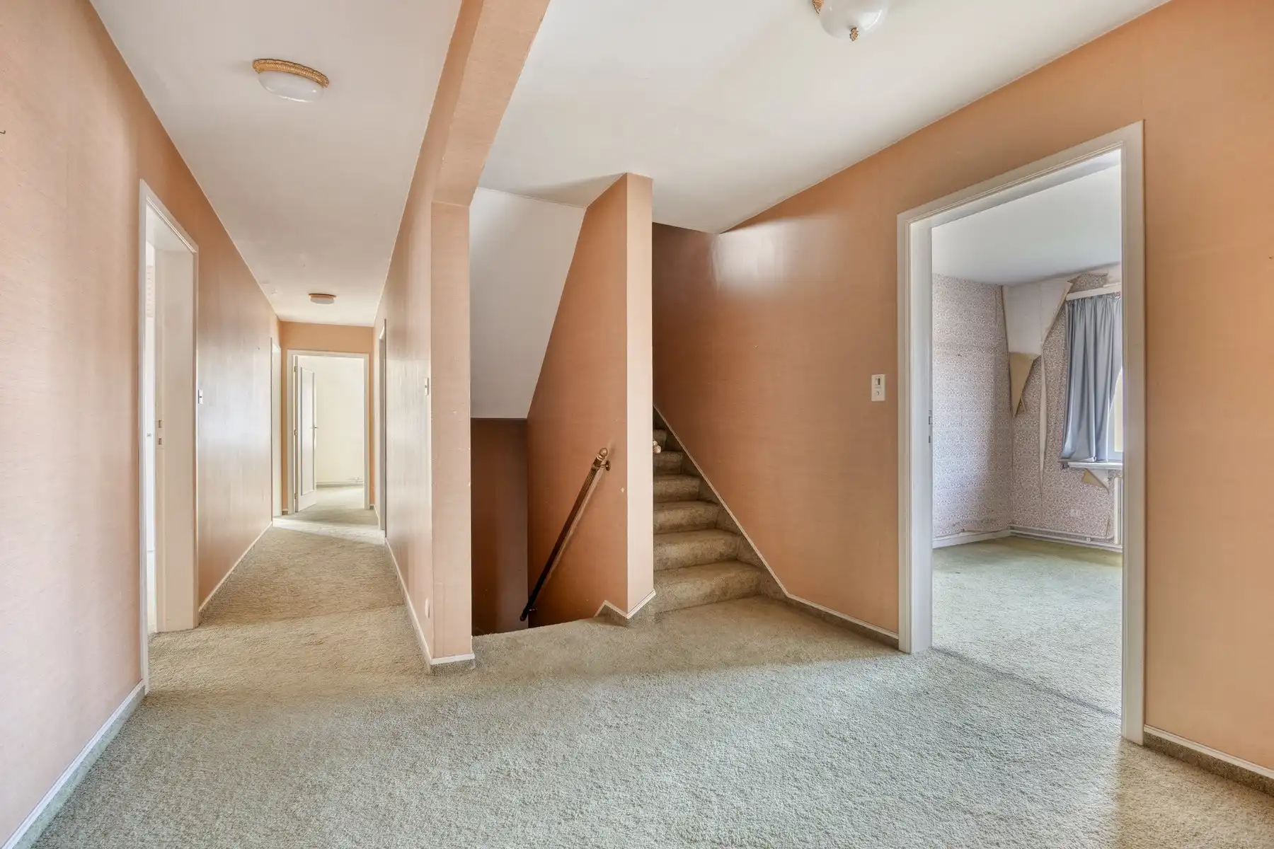 Karaktervolle villa met uitzonderlijk veel ruimte en tal van mogelijkheden foto 12