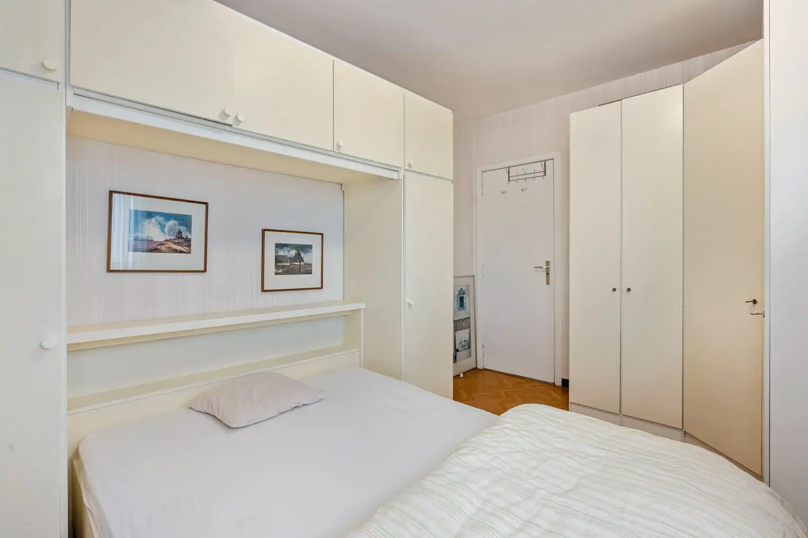 Aangenaam appartement met balkon, vlak bij het centrum van Genk foto 11