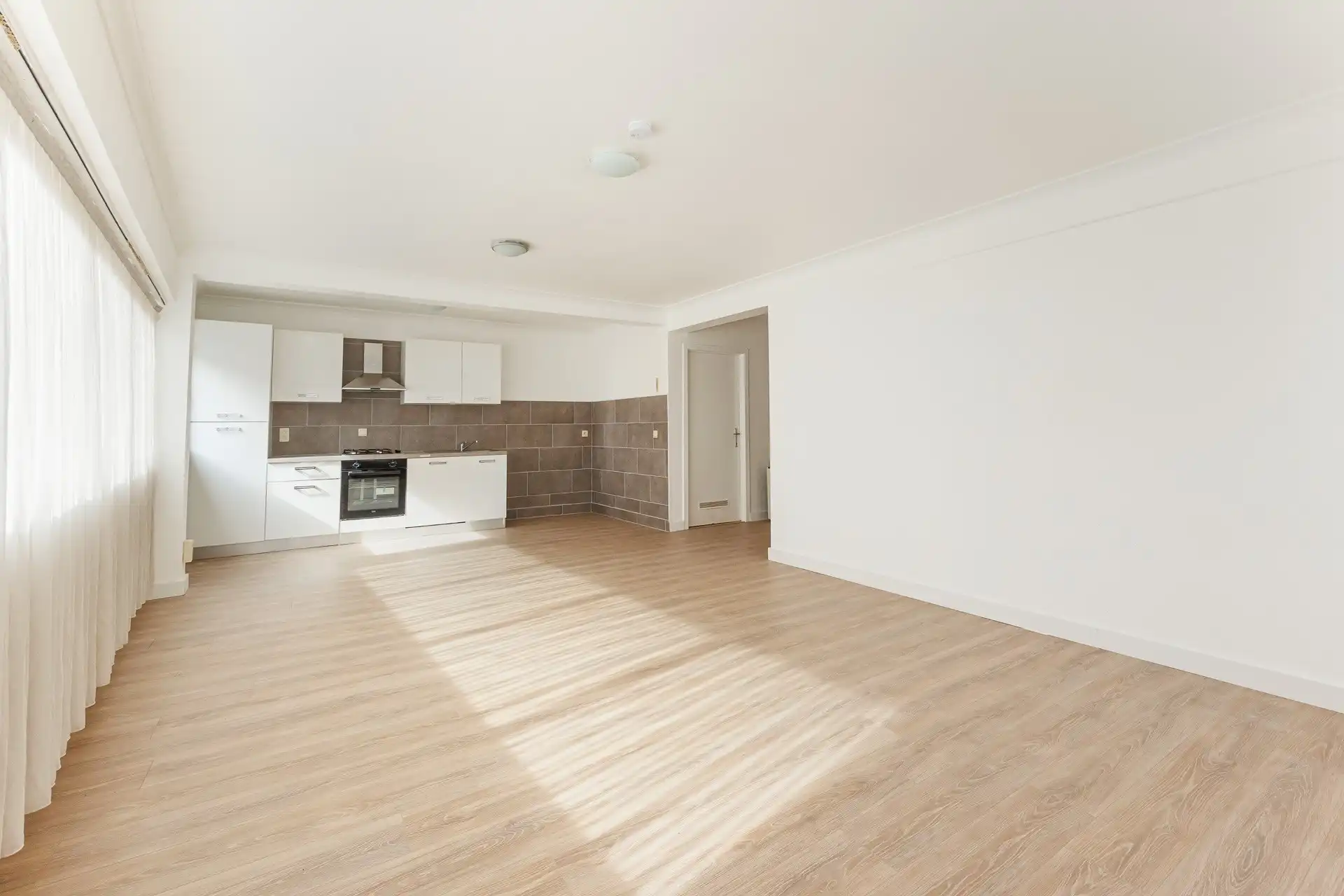 Gelijkvloers appartement / praktijk in Silsburg Deurne-Zuid foto 6