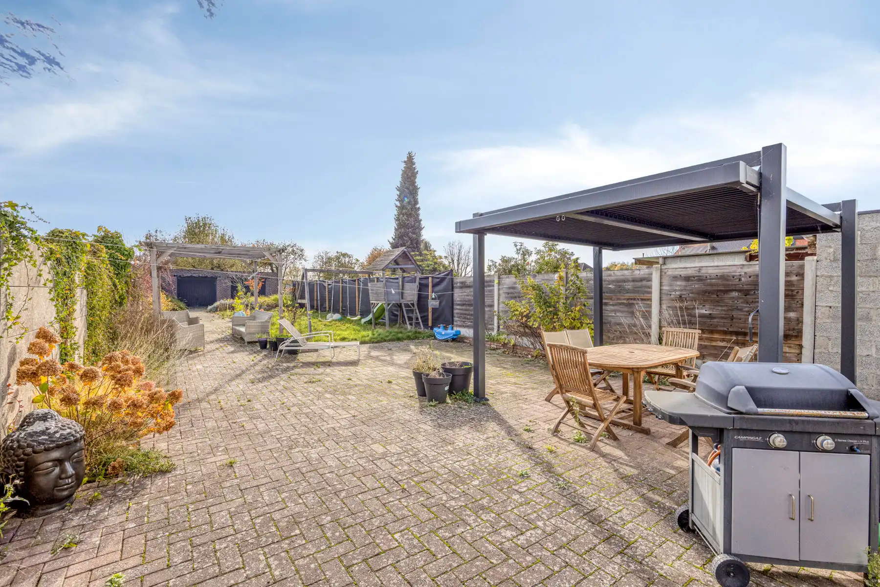 Gerenoveerde woning met 6 slaapkamers foto 30