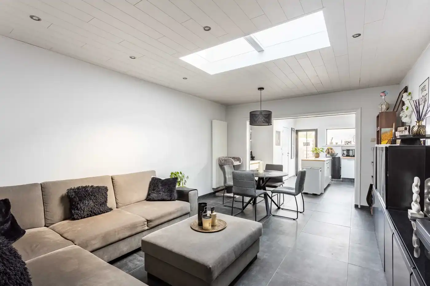 Instapklare, vernieuwde woning op rustige locatie! foto 3