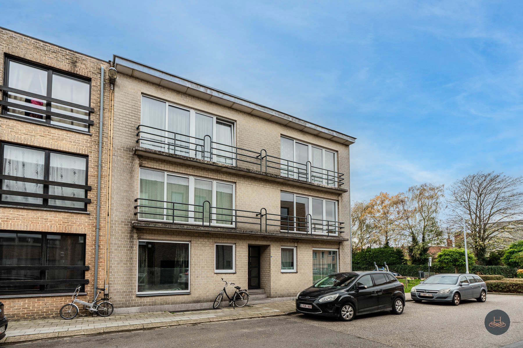 Uniek appartement met ruime tuin foto 2