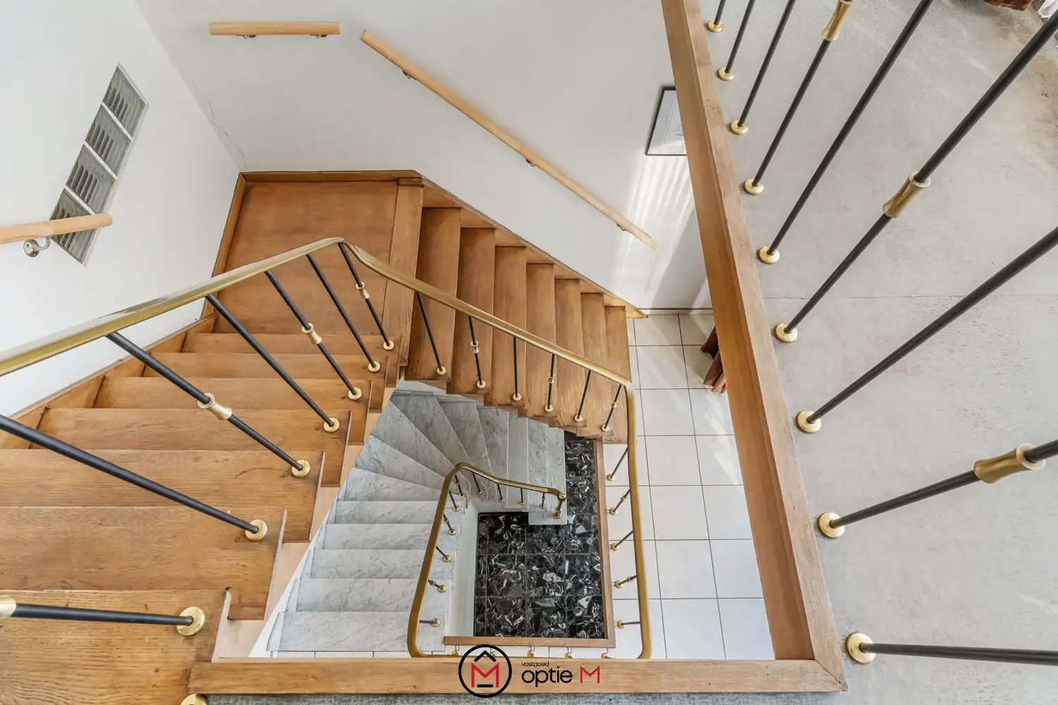 Karaktervolle woning met tuin te koop in centrum Bilzen foto 16