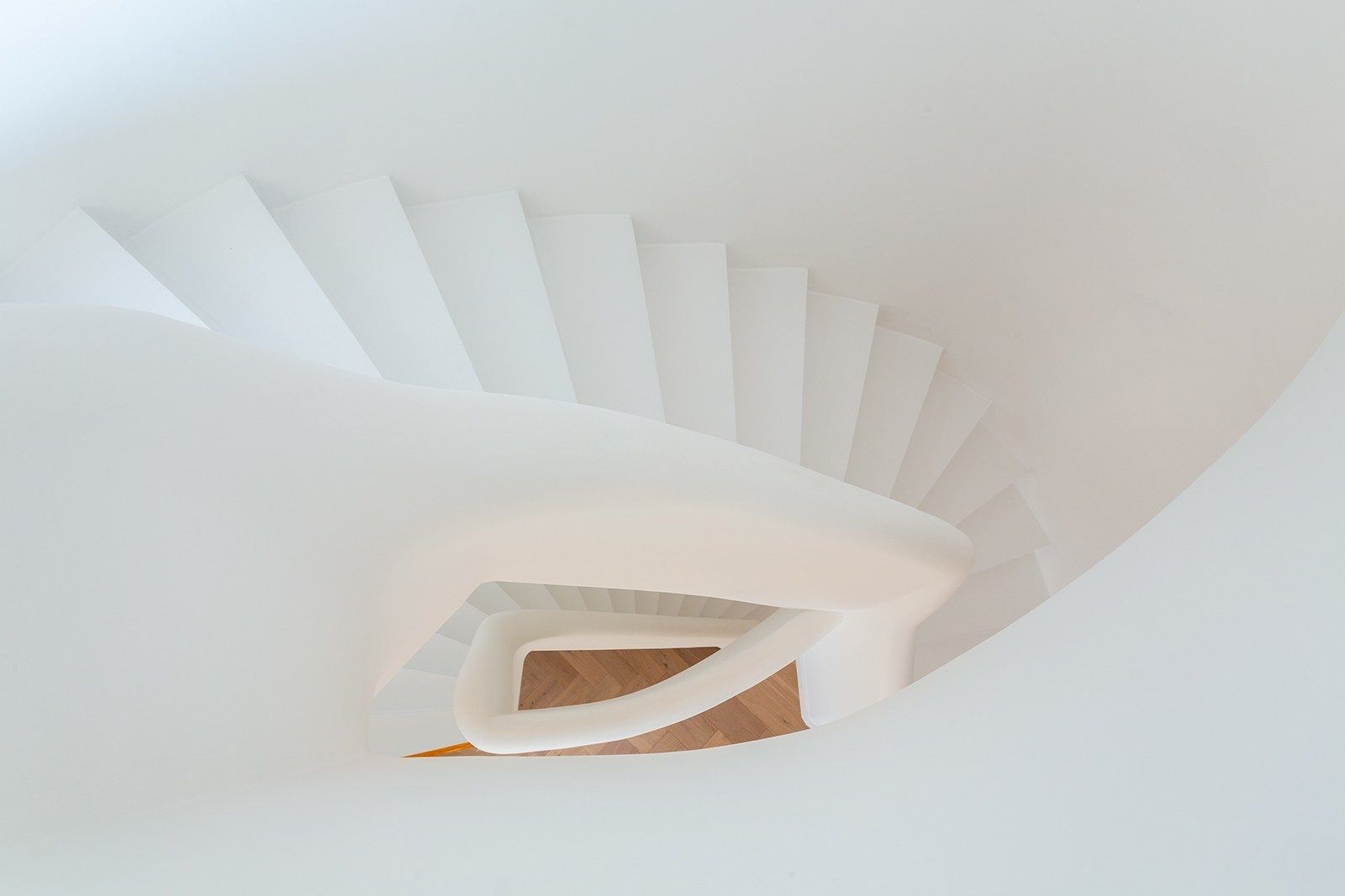 Architecturaal kantoorgebouw op absolute zicht locatie!  foto 24