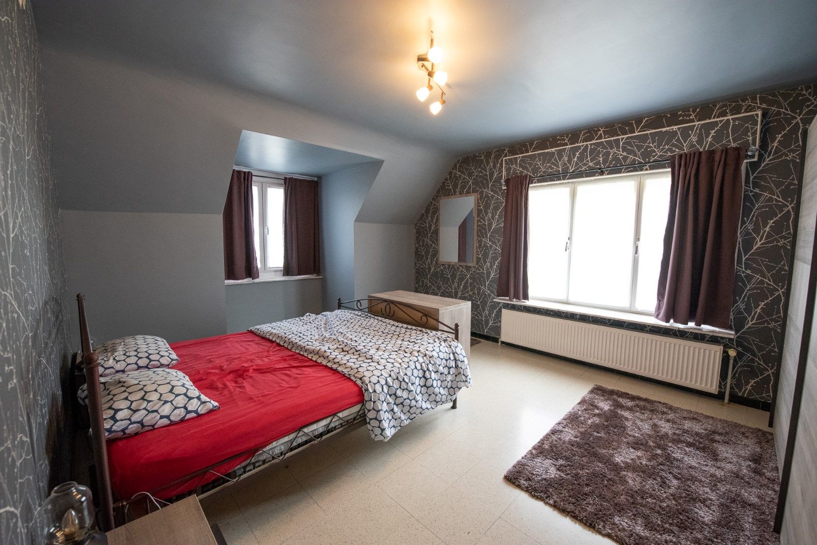 Ruime gezinswoning TE KOOP  op 1307 m² met uitstekende ligging en groot potentieel. foto 9