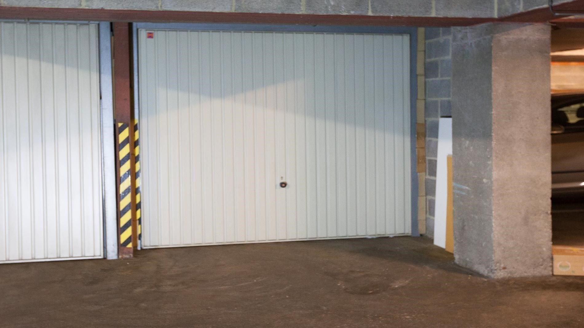 Ruim app. met 2 slpks, terras, optionele garage en kelder foto 2