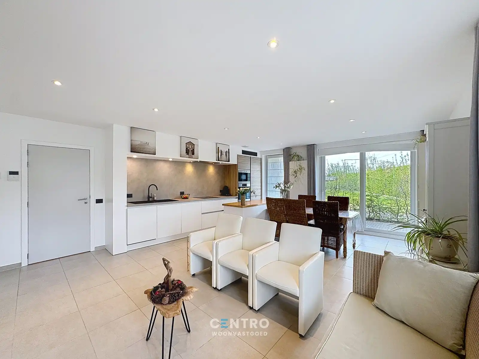 RECENT gelijkvloersappartement met 2 ZONNETERRASSEN én garagebox te Brugge! foto 4