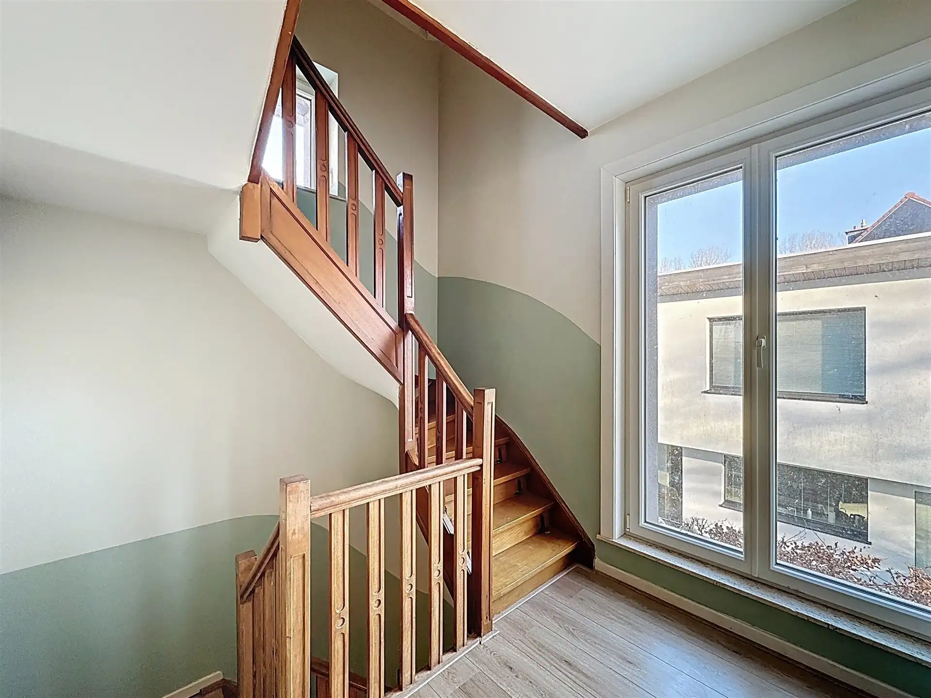 Half open bebouwing met 5 slaapkamers, garage en zicht op groen. foto 16