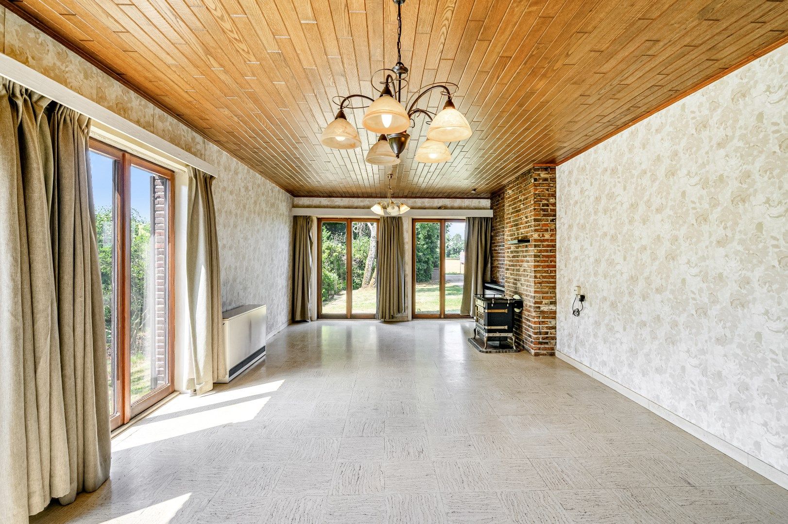 Te renoveren villa met idyllisch zicht op akker en boomgaard met INSTELPRIJS foto 4