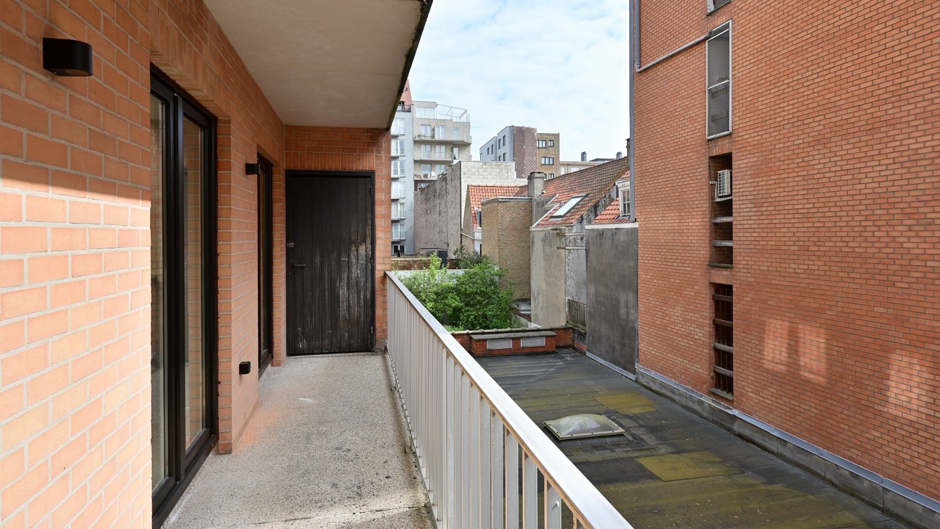 Luxueus afgewerkt appartement met zuid-westen oriëntatie gelegen vlakbij het strand en de Zeedijk. foto 19