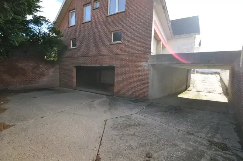 Garage te huur op  jaarbasis op de Koninklijke Baan te Koksijde foto 3