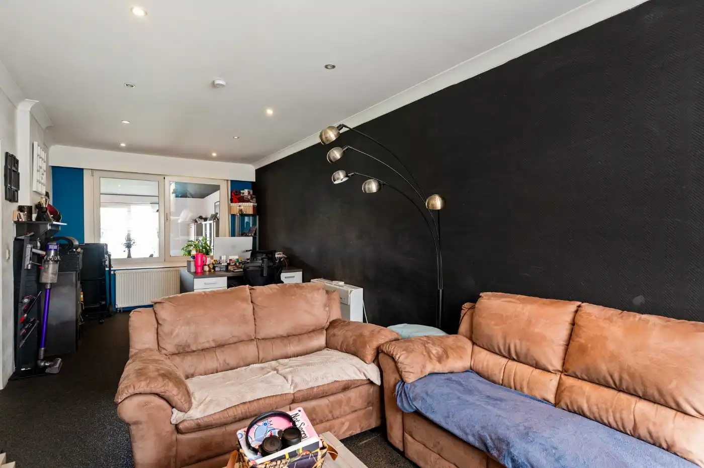 Ruime woning met 3 à 4 slpk., garage en oprit op een perceel van 702 m² foto 3