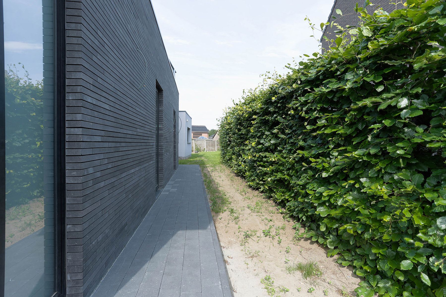 Instapklare woning met nieuwe aanbouw, 3 slks. en tuin foto 25