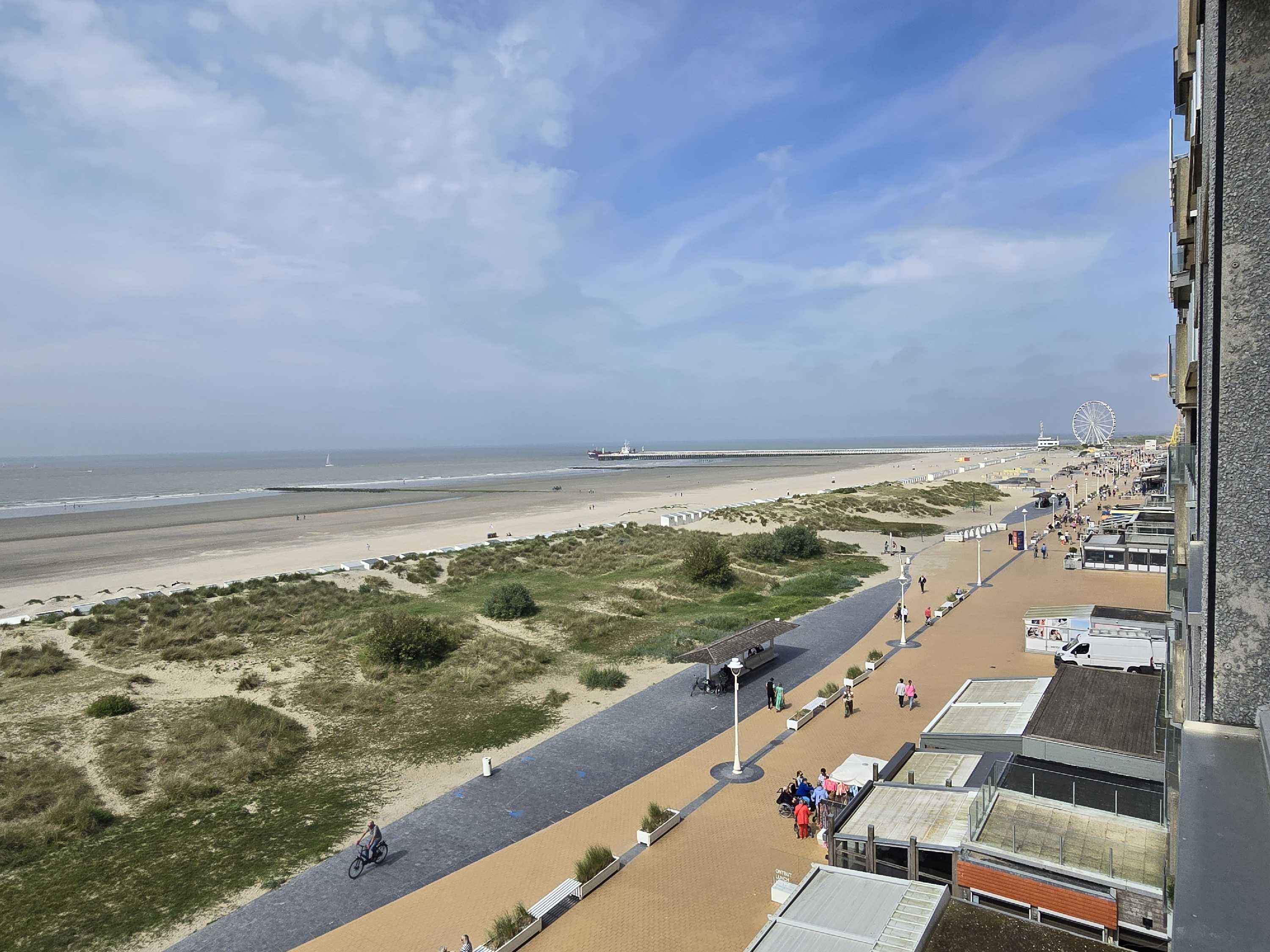 Gerenoveerd luxueus appartement op zeedijk te Nieuwpoort foto 2