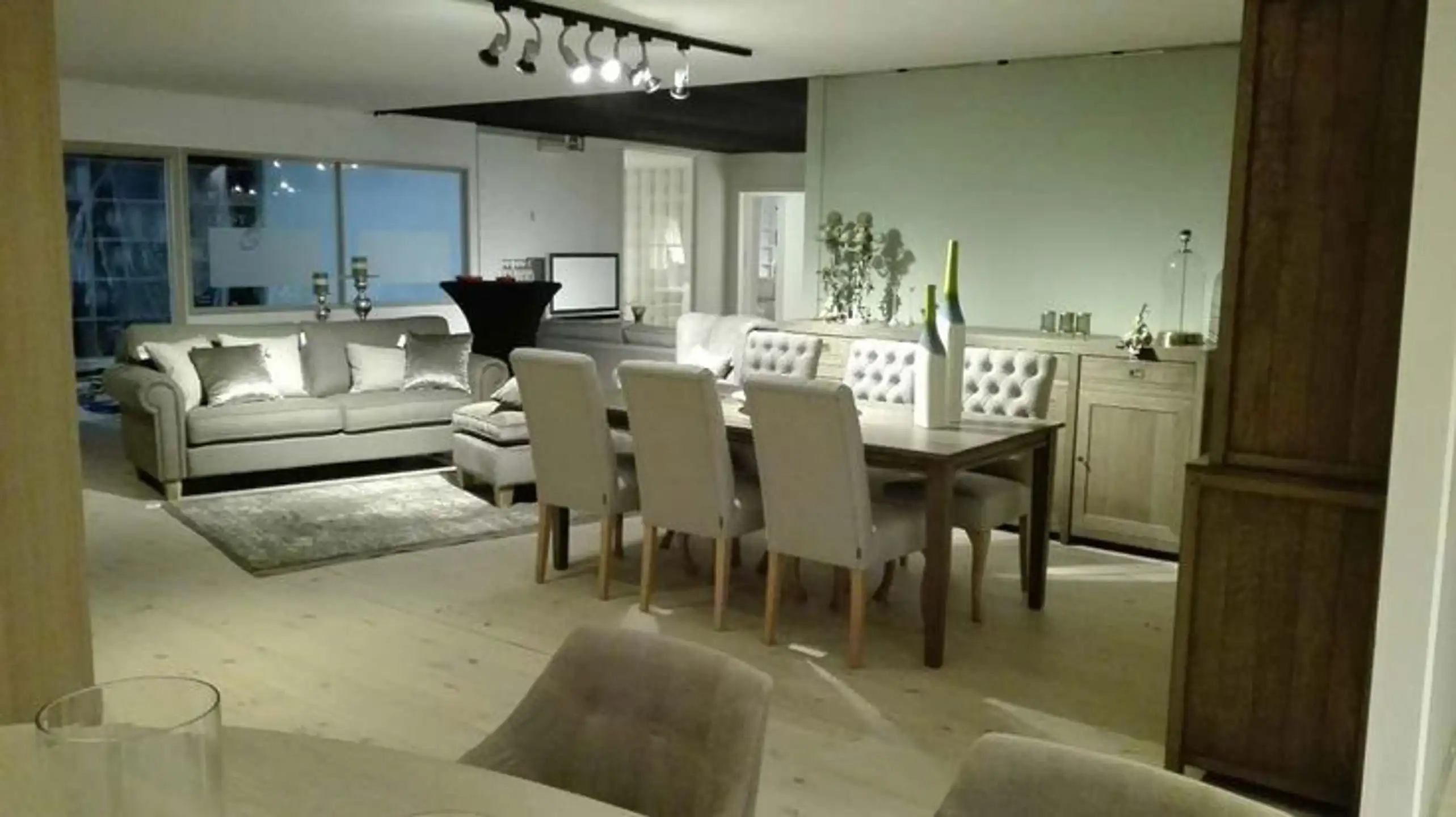 PUTTE: zichtlocatie magazijn met woning en ruime parking foto 7