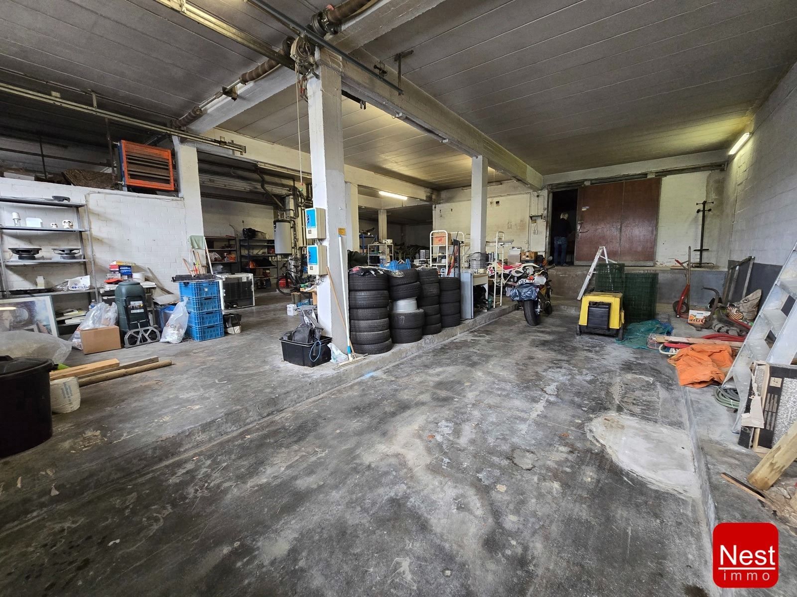 Polyvalente villa met  zeer grote loods foto 24