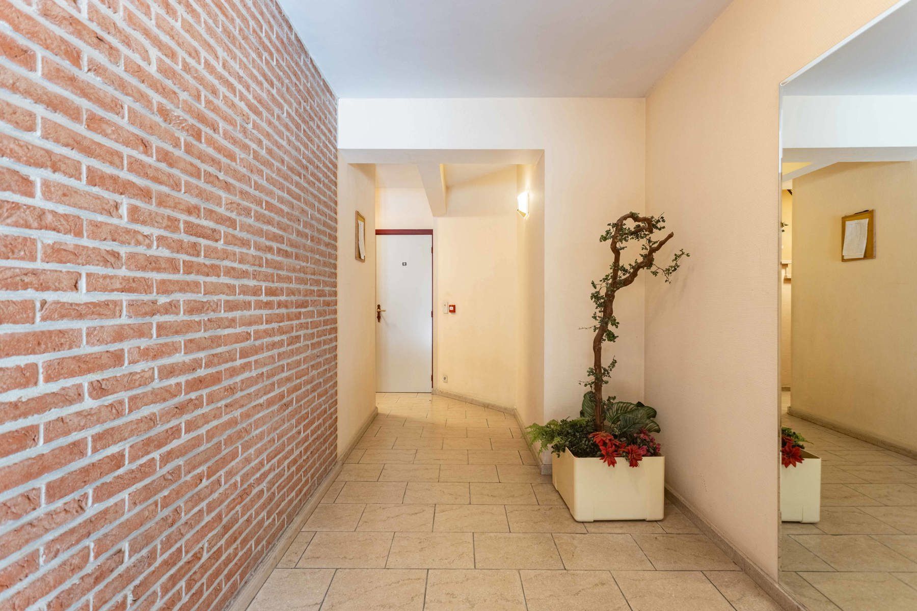 Ruim 1-slaapkamerappartement met 2 terrassen en uitzicht foto 27
