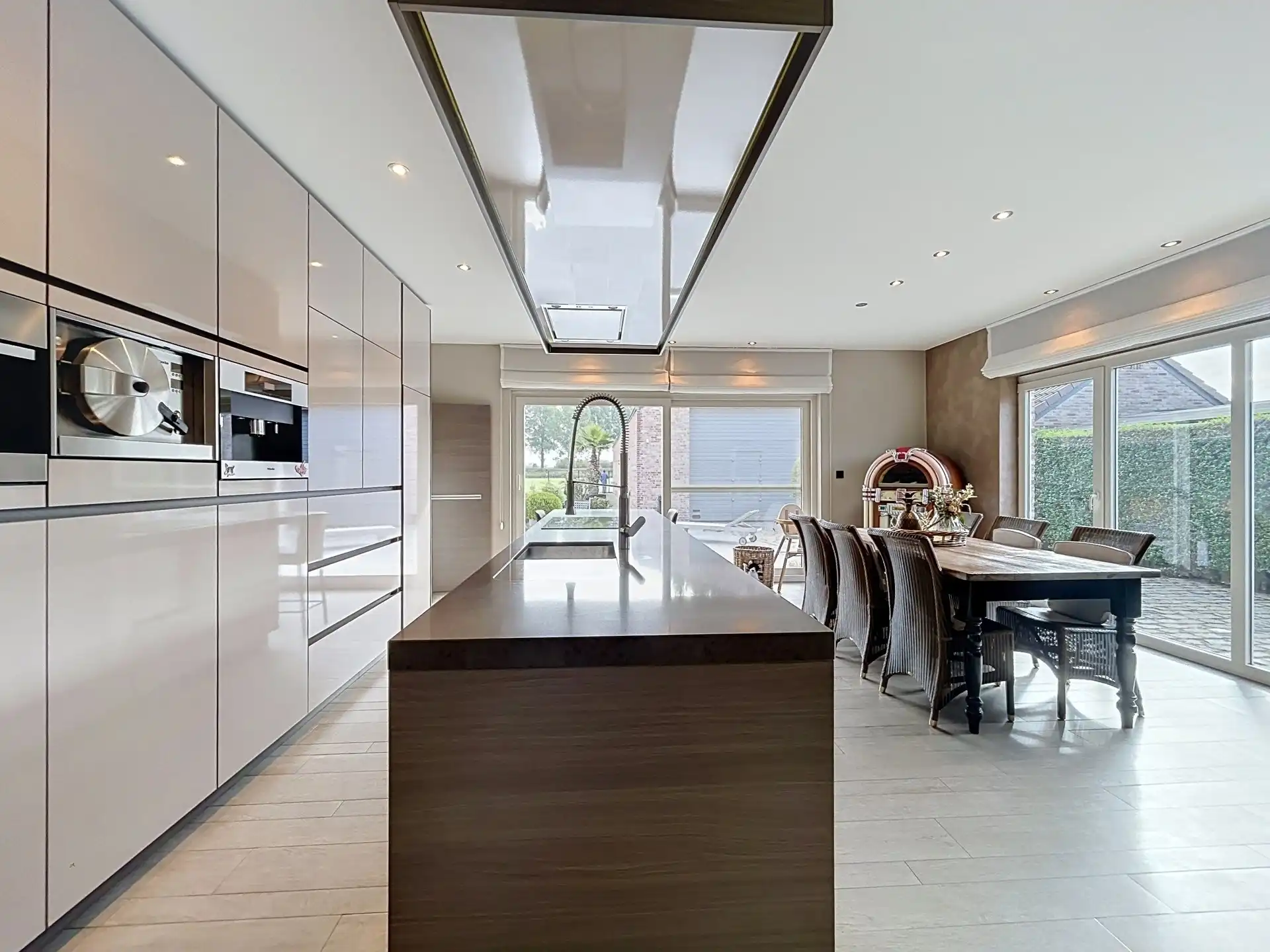 Energiezuinge open bebouwing met 5 slaapkamers, magazijn, zwemvijver en poolhouse op perceel van 1188m² foto 7