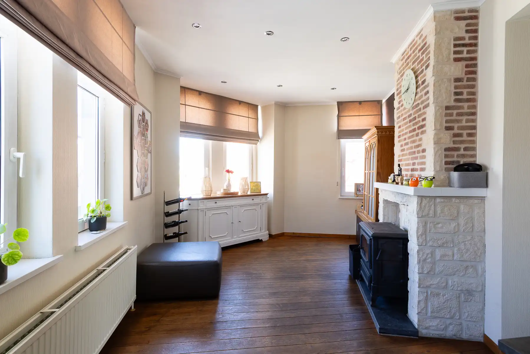 Veelzijdige woning met handelsruimte en garage foto 13