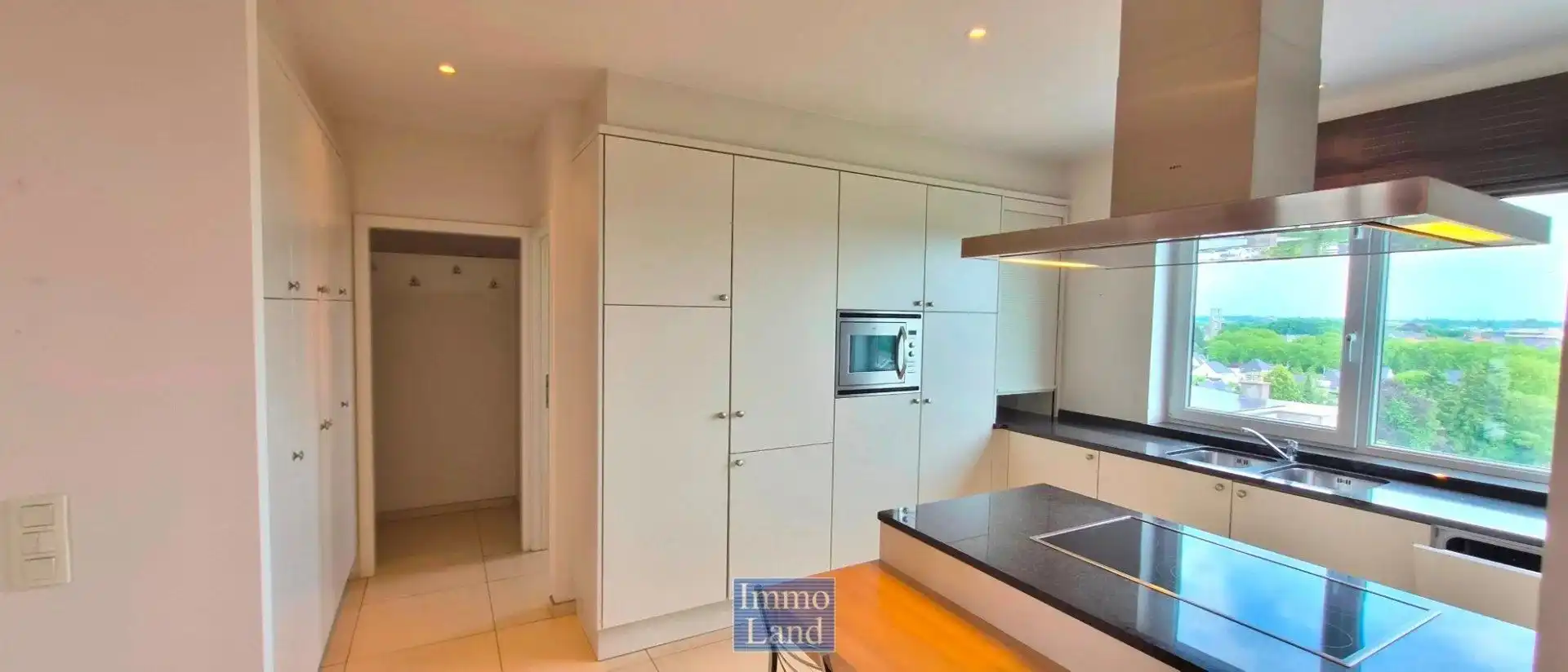 Ruim en energiezuinig appartement van 140 m2 met een groot terras van 40m². foto 4