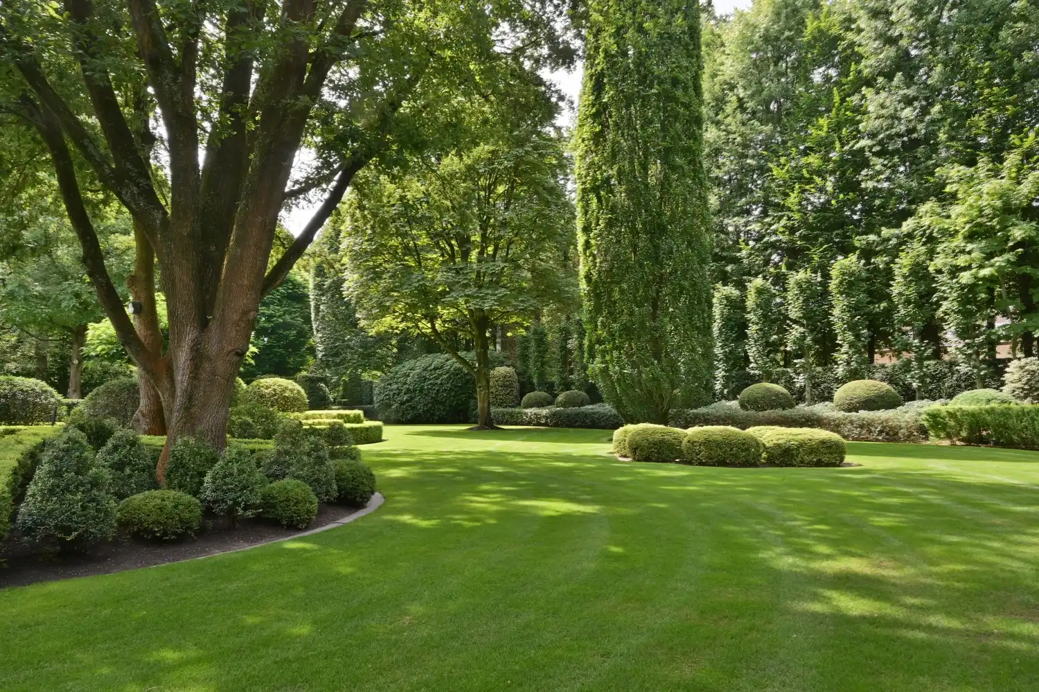 Exclusieve villa op 90a met binnenzwembad en majestueuze parktuin op toplocatie in Lanaken foto 12