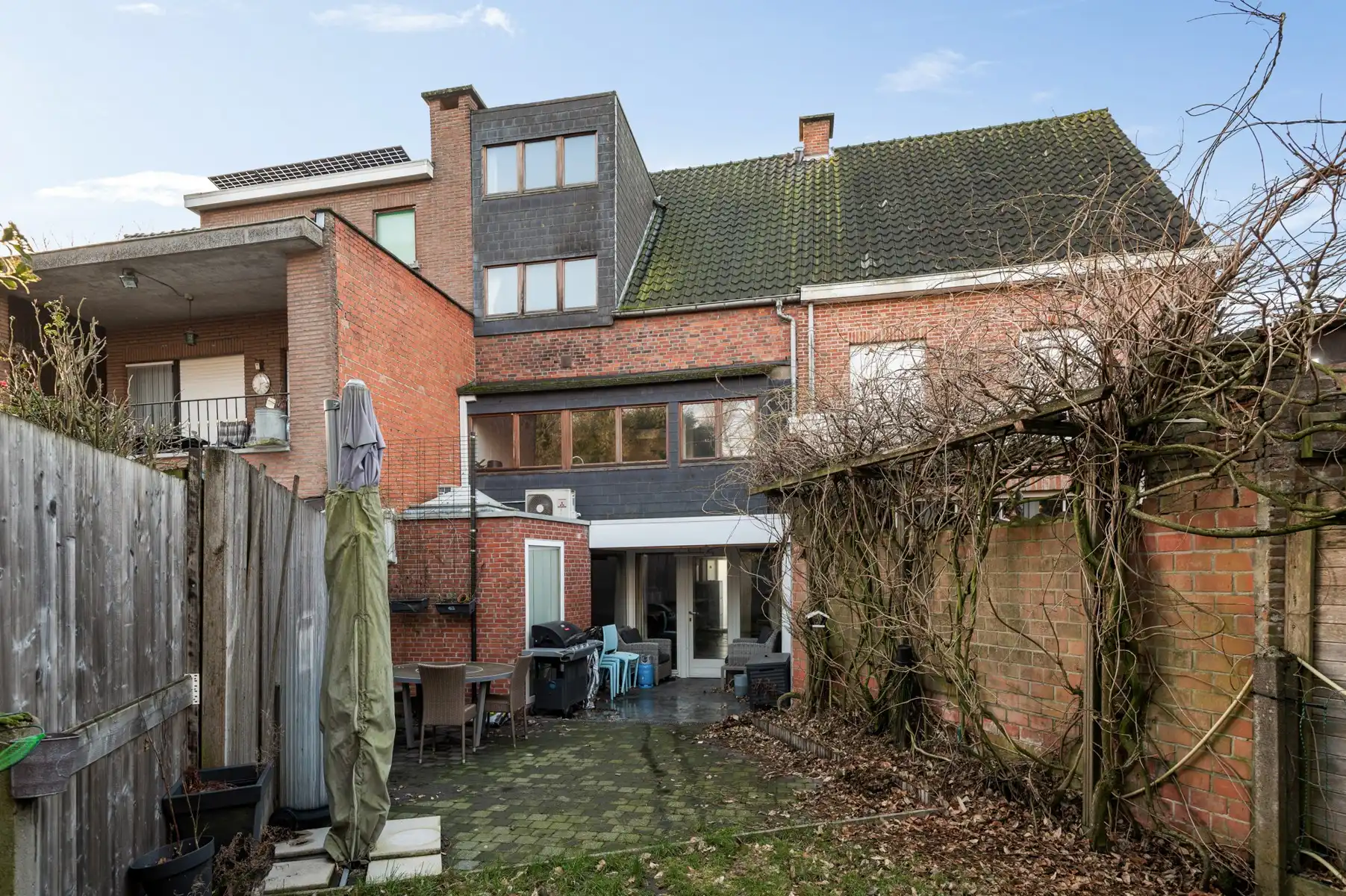 IN OPTIE !! Instapklare woning met tal van mogelijkheden en aangename buitenruimte foto 7