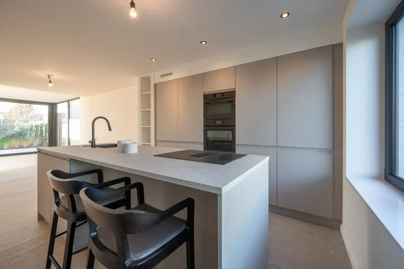 Volledig gerenoveerde en energiezuinige woning met prachtige diepe tuin foto 11