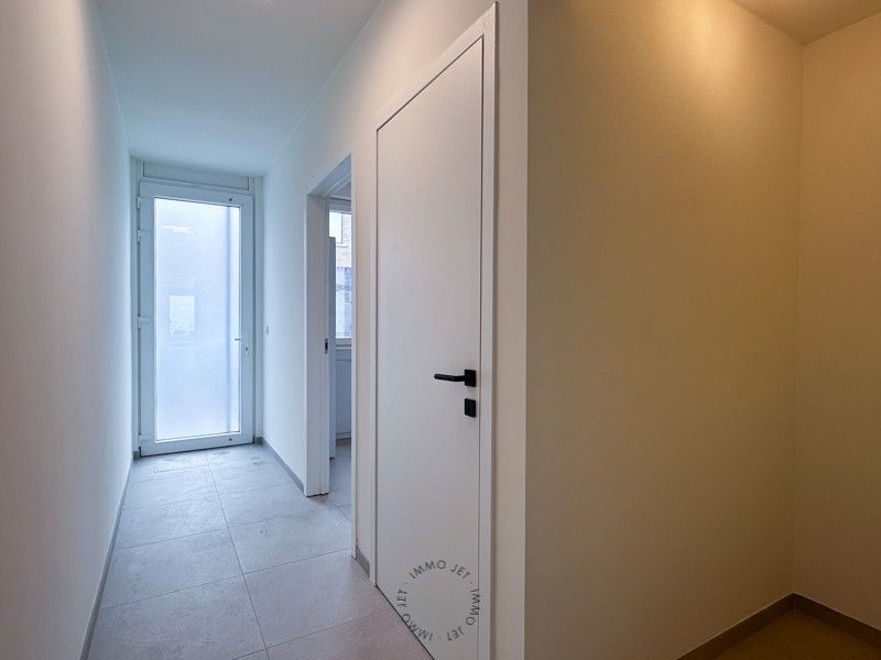 Instapklare woning op een centrale ligging in Sint-Niklaas foto 2