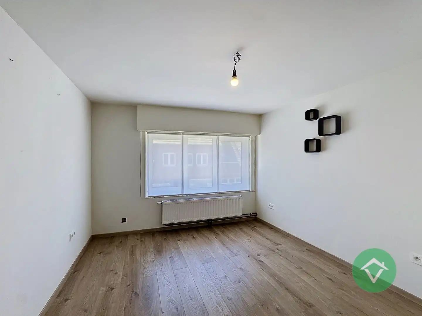 Instapklare woning met 3 slaapkamers en tuin te Eernegem  foto 23
