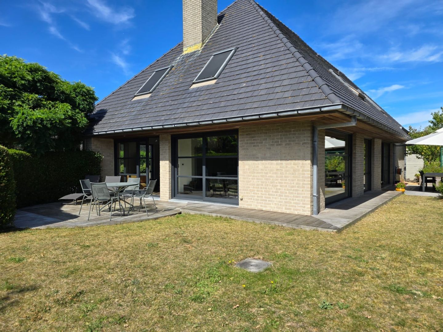 Villa vlakbij de duinen en op 350m van de zee te Groenendijk foto 2