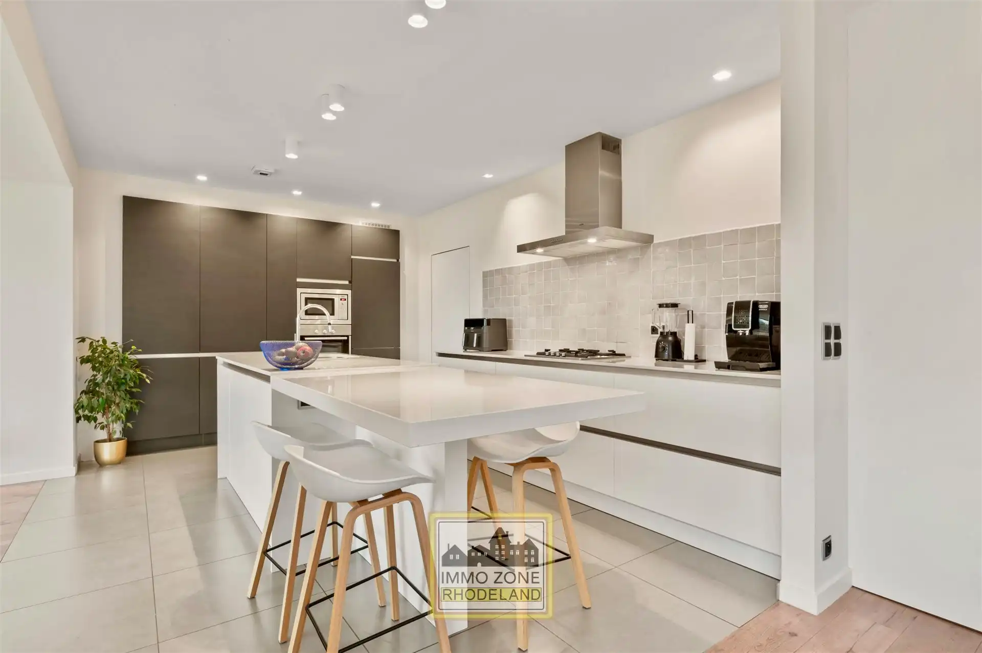 Sublieme moderne woning met prachtige tuin foto 12