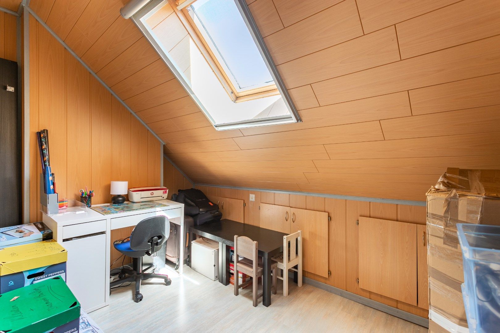 Instapklare woning met 3 slaapkamers, bureau en tuin in Halle foto 18