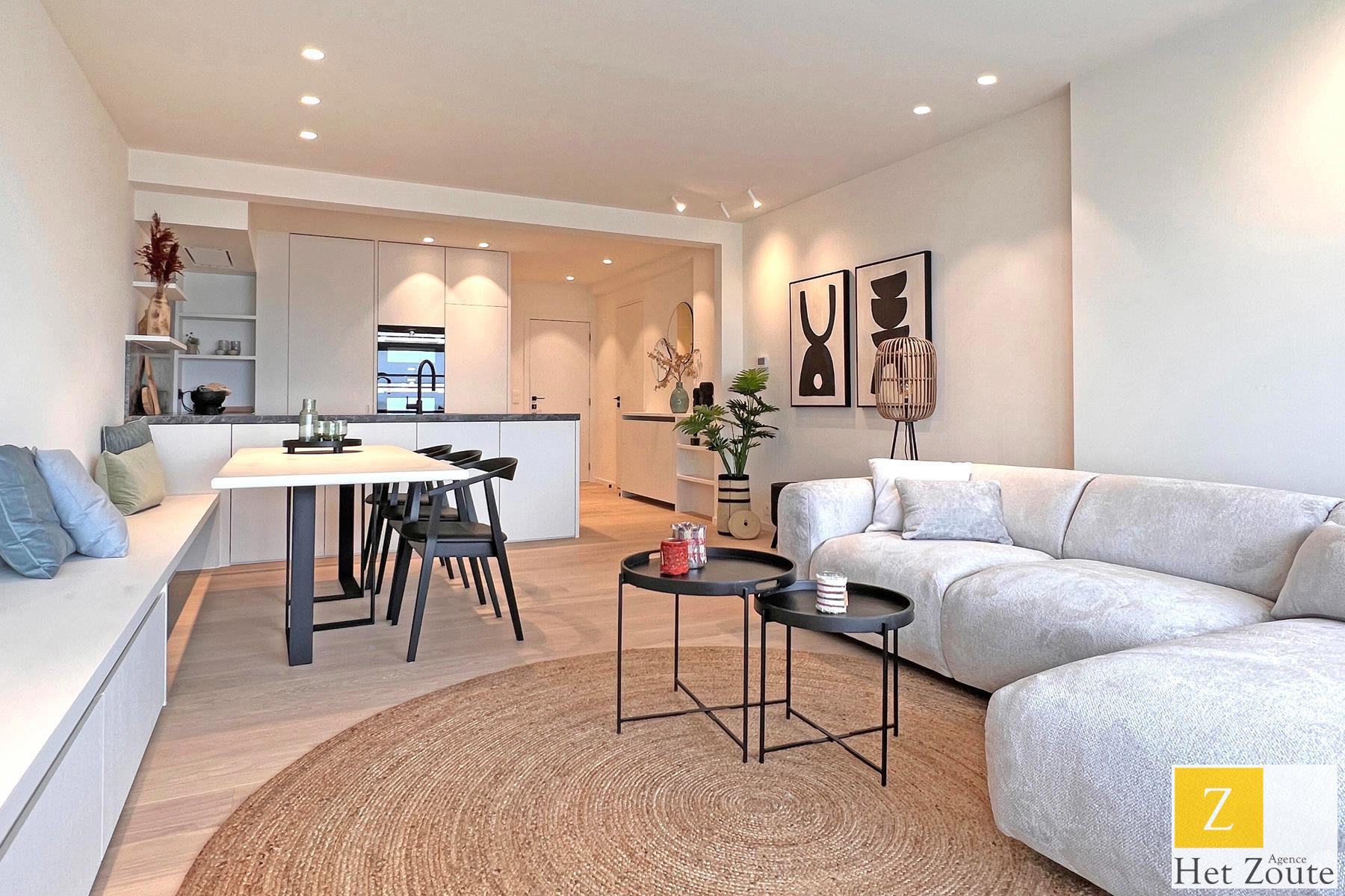 Uitstekend gerenoveerd appartement met frontaal zeezicht foto 8