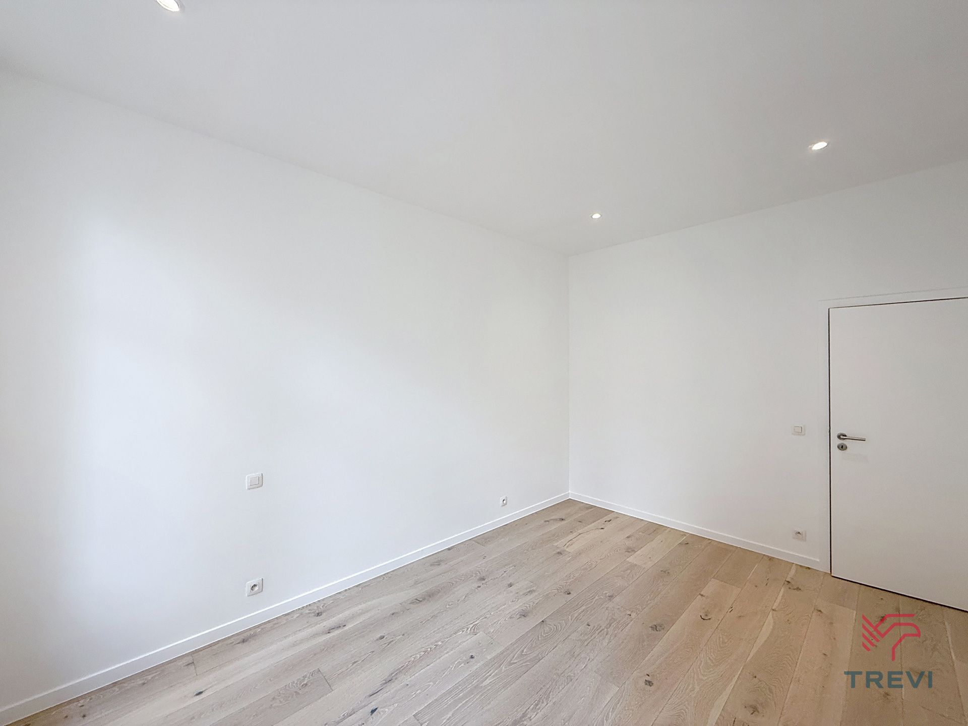 Volledig gerenoveerd 3bed appartement in het centrum  foto 14