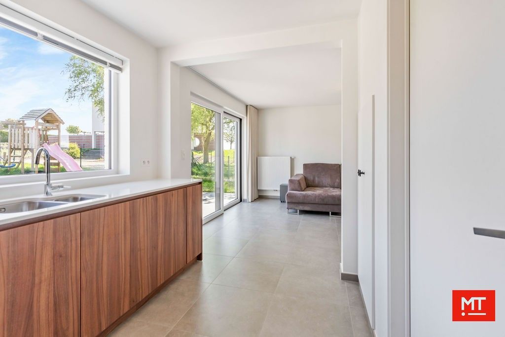 Gerenoveerde halfopen woning op het einde van een doodlopende straat te Zonnebeke foto 7