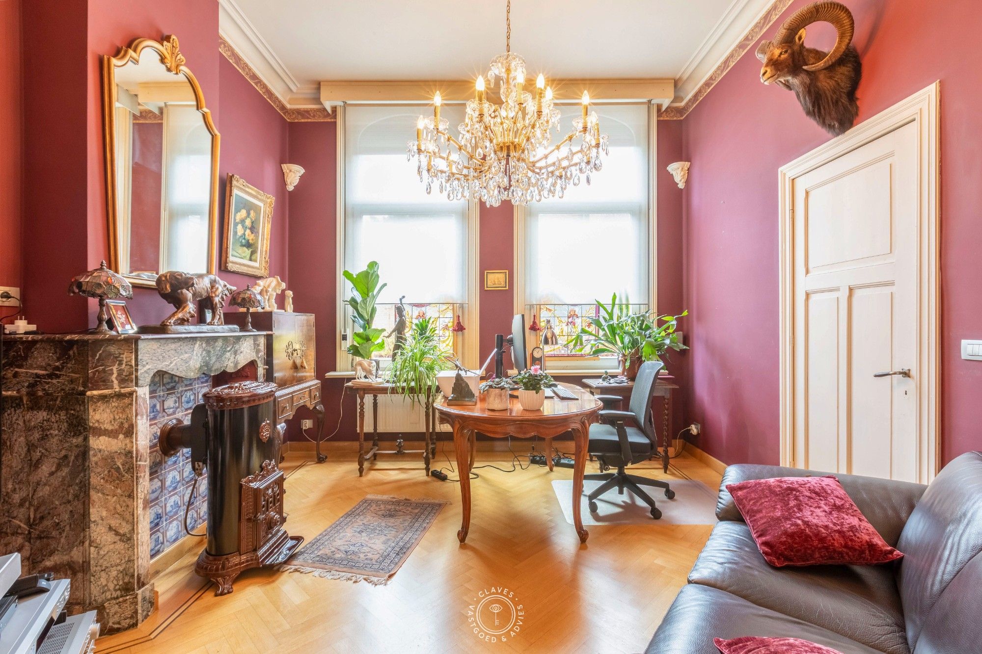 Karaktervol herenhuis met uniek bijgebouw vol mogelijkheden foto 3