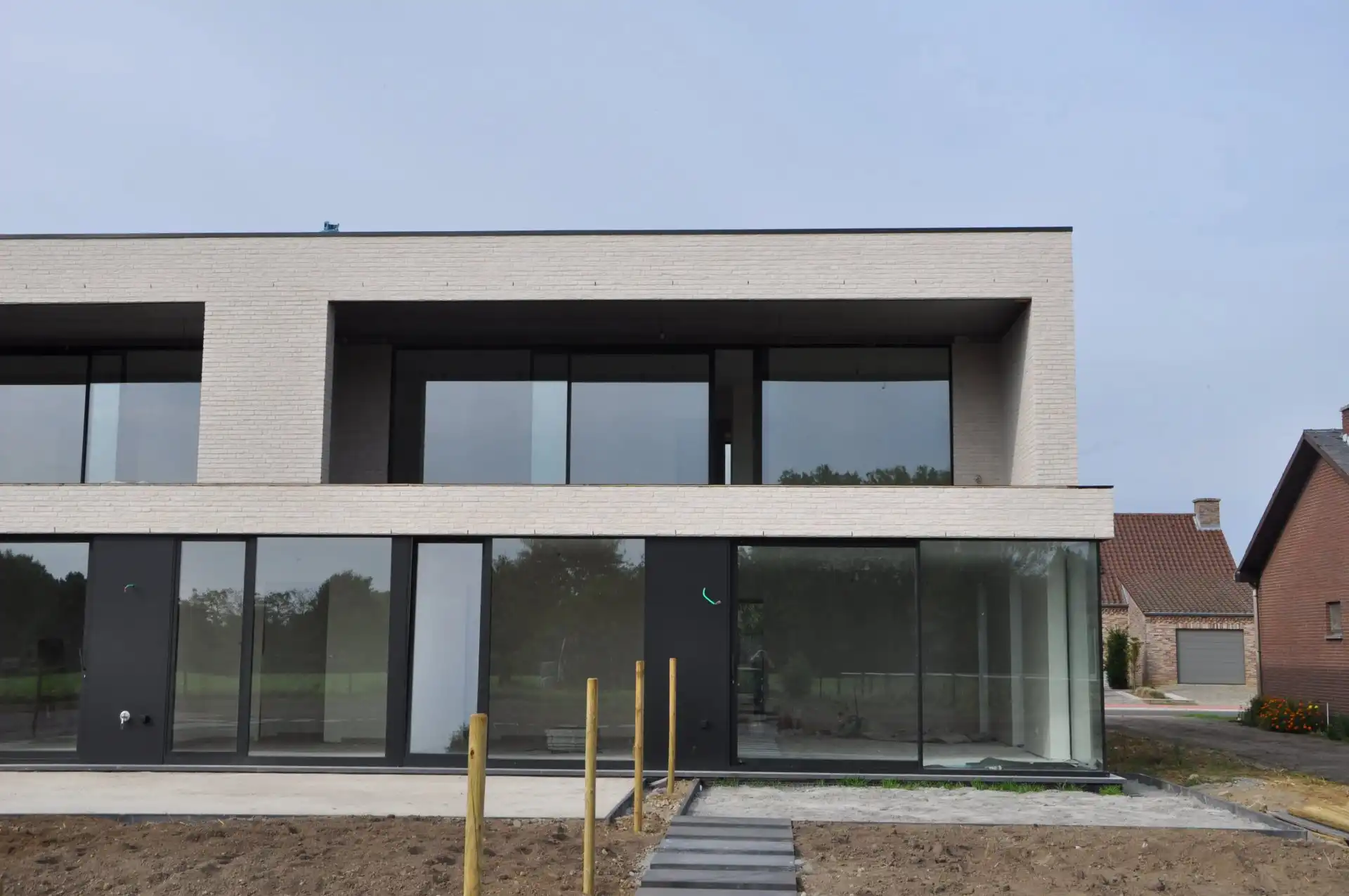 1.2 EXCLUSIEF  NIEUWBOUWAPPARTEMENT MET 2 SLPK’S EN RUIM TERRAS IN LINKHOUT foto {{pictureIndex}}