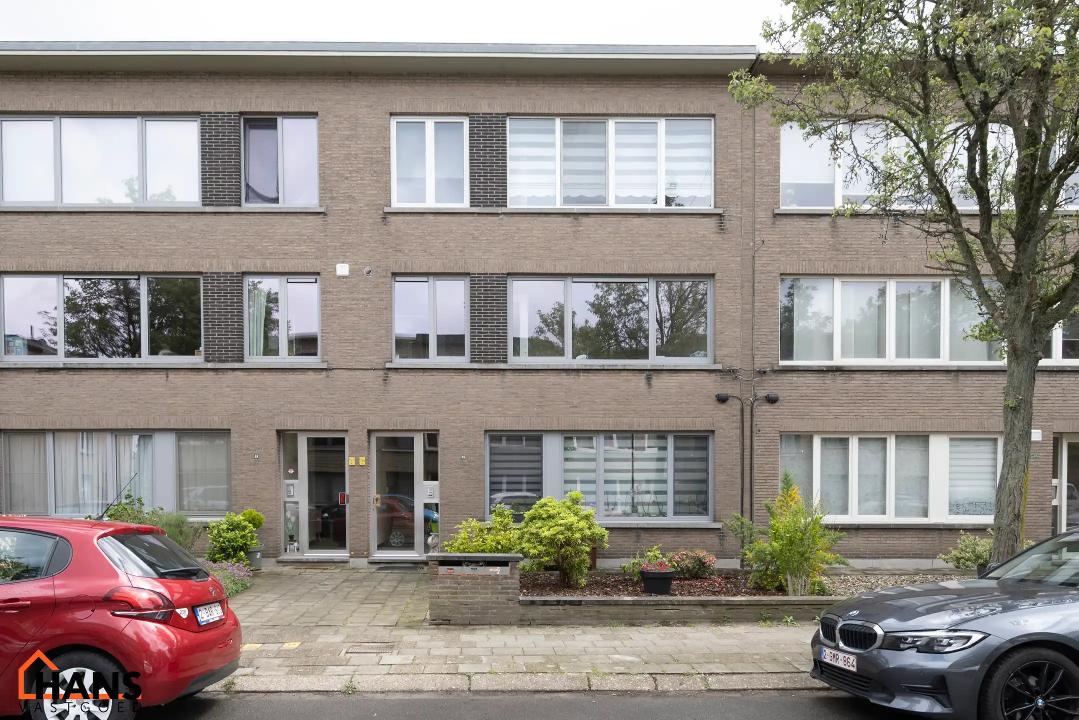 Gerenoveerd appartement met optionele garagebox. foto {{pictureIndex}}