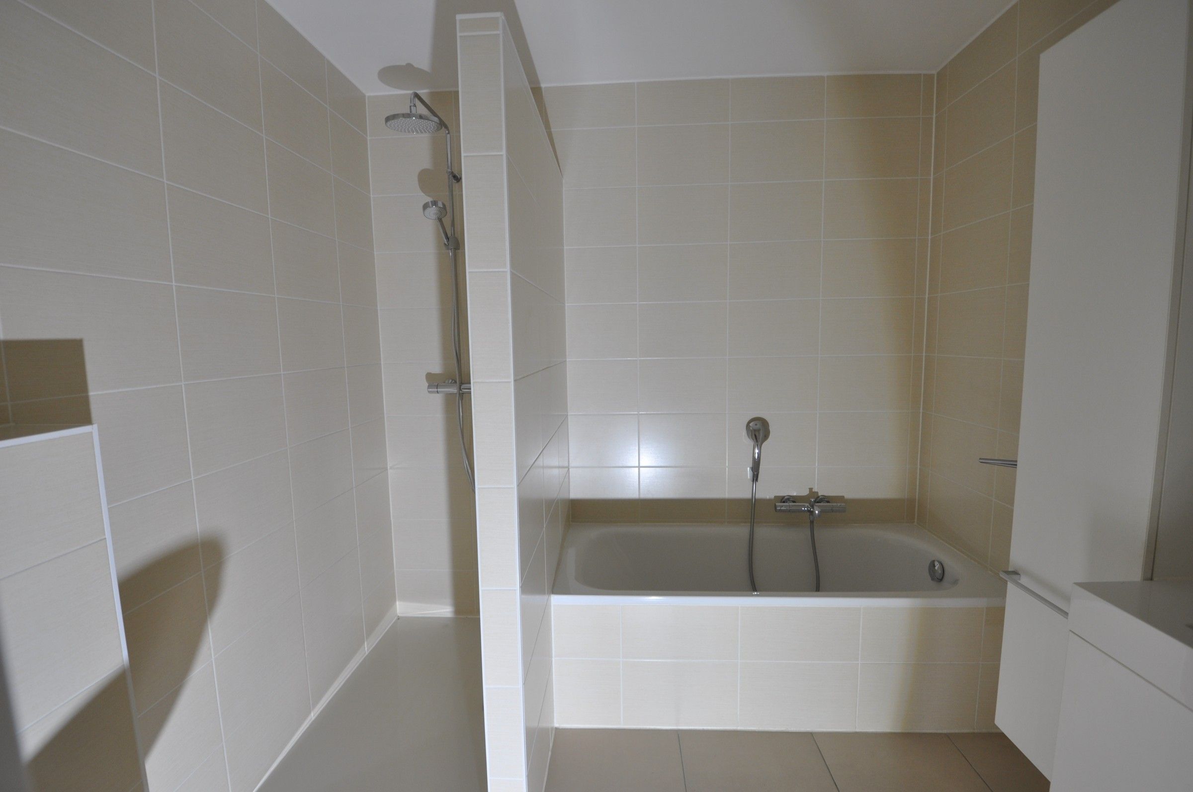 Instapklaar recent appartement met terras op een  centrale ligging foto 13